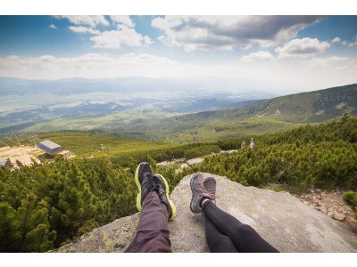 Cómo evitar el sobreentrenamiento en running: Identificar síntomas, prevenir lesiones y avanzar de forma sostenible con un entrenamiento inteligente.