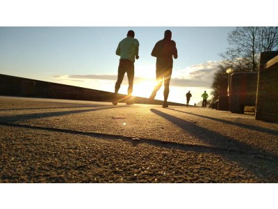 Scopri i nostri consigli e programmi di allenamento per migliorare la tua corsa nel triathlon