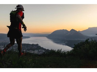 Entdecken Sie unseren umfassenden Trainingsplan für die Maxi-Race: 24 strukturierte Wochen mit spezifischen Einheiten, Ausrüstungstipps und Ernährung.