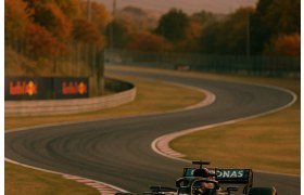 Lewis Hamilton Finds a 'Breakthrough' at Suzuka as Verstappen Leads Friday Practice