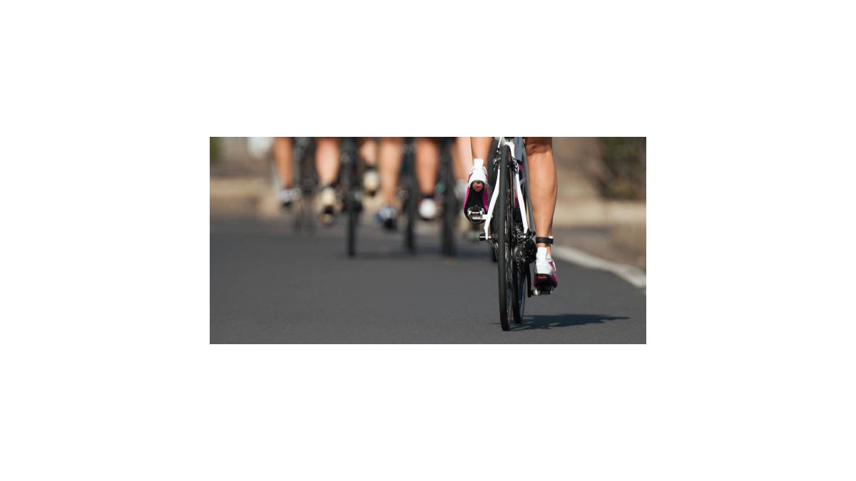 Drafting im Triathlon: Regeln und Prinzipien für Schwimmen und Radfahren