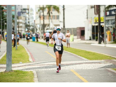 Économie de course en triathlon : courir plus vite en dépensant moins