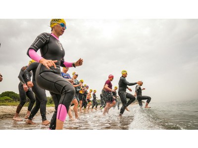 Guida per indossare rapidamente la tua muta da triathlon