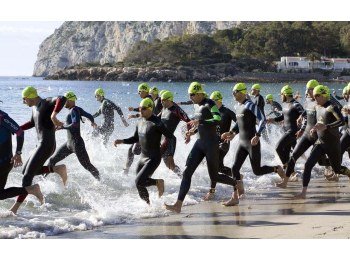 Verwechseln Sie nicht! Lernen Sie die entscheidenden Unterschiede zwischen Triathlon- und Surfausrüstung für die ideale Wahl kennen. Expertenrat.