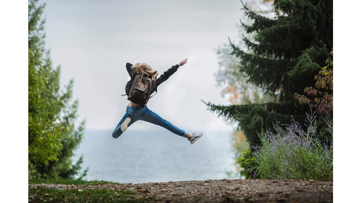 Scopri perché correre migliora il tuo benessere mentale, libera endorfine e rende più felici