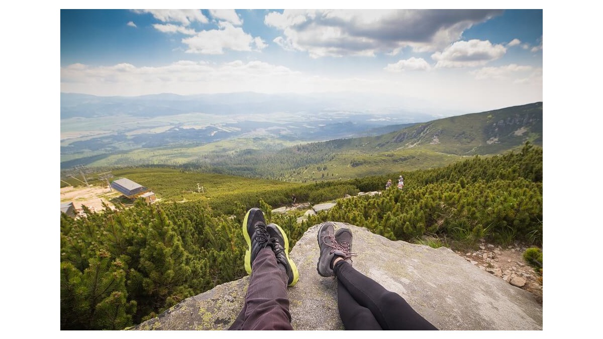 Aprenda a evitar o sobretreinamento na corrida, identificar os sintomas, prevenir lesões e progredir de forma sustentável com um treinamento inteligente