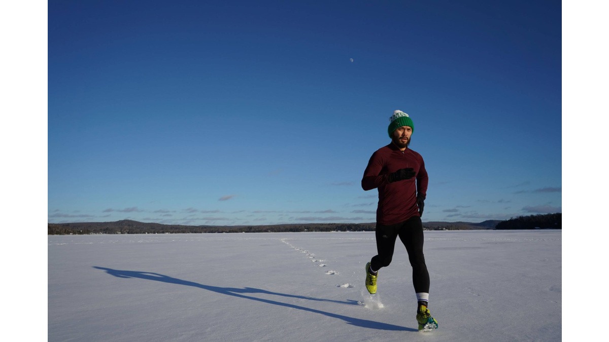 Keep Running in Winter! Your Complete Guide to Ideal Gear, 3-Layer Technique, and Pro Tips to Embrace the Cold and Improve.