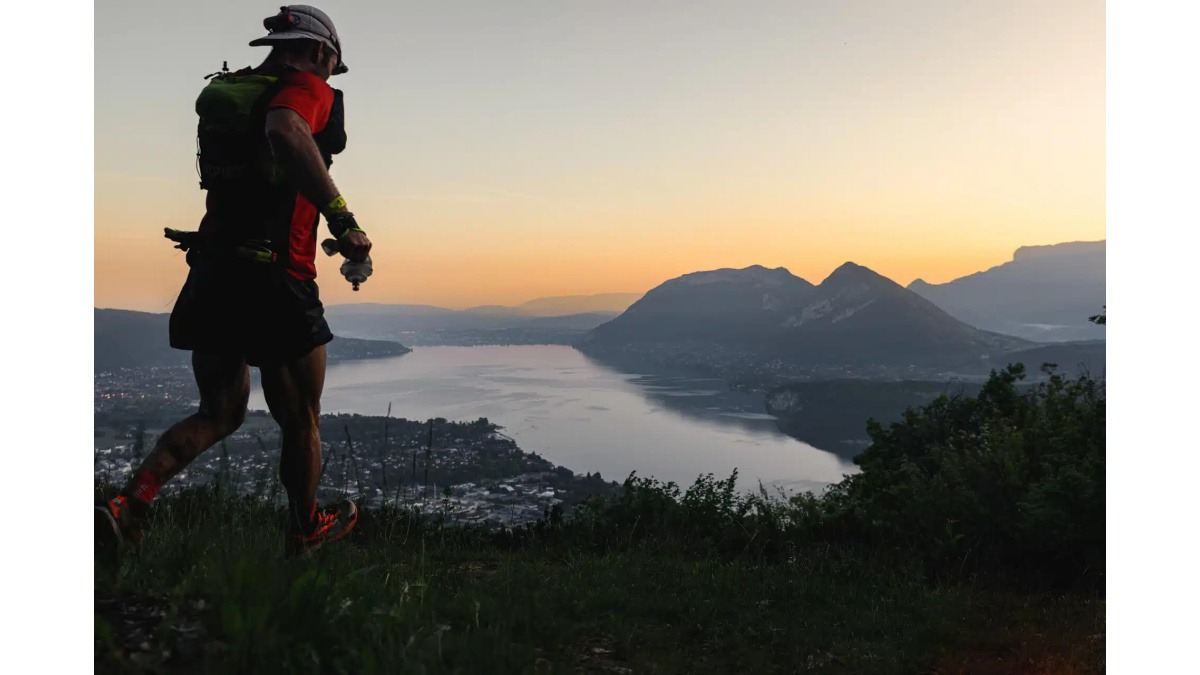 Entdecken Sie unseren umfassenden Trainingsplan für die Maxi-Race: 24 strukturierte Wochen mit spezifischen Einheiten, Ausrüstungstipps und Ernährung.