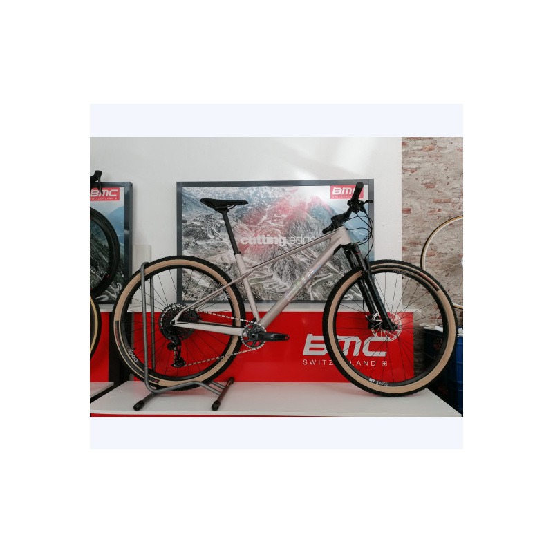 1477-velos-2022 BMC Twostroke 01 Three 1.jpg