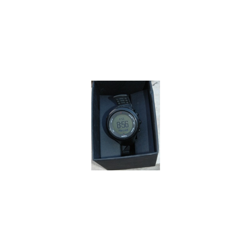 9-montres-gps-Suunto-10.png